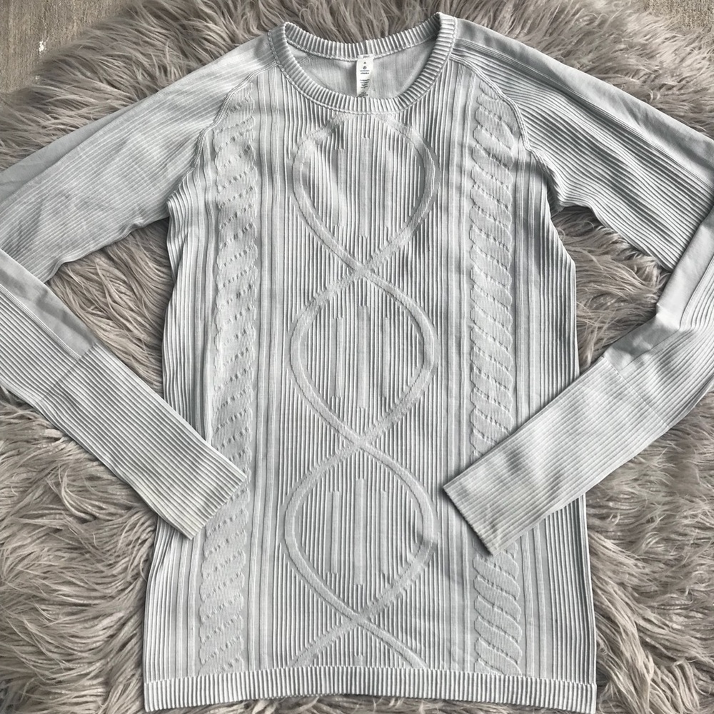 Lululemon Gray Stretch Athletic Keyhole Sleeve Top